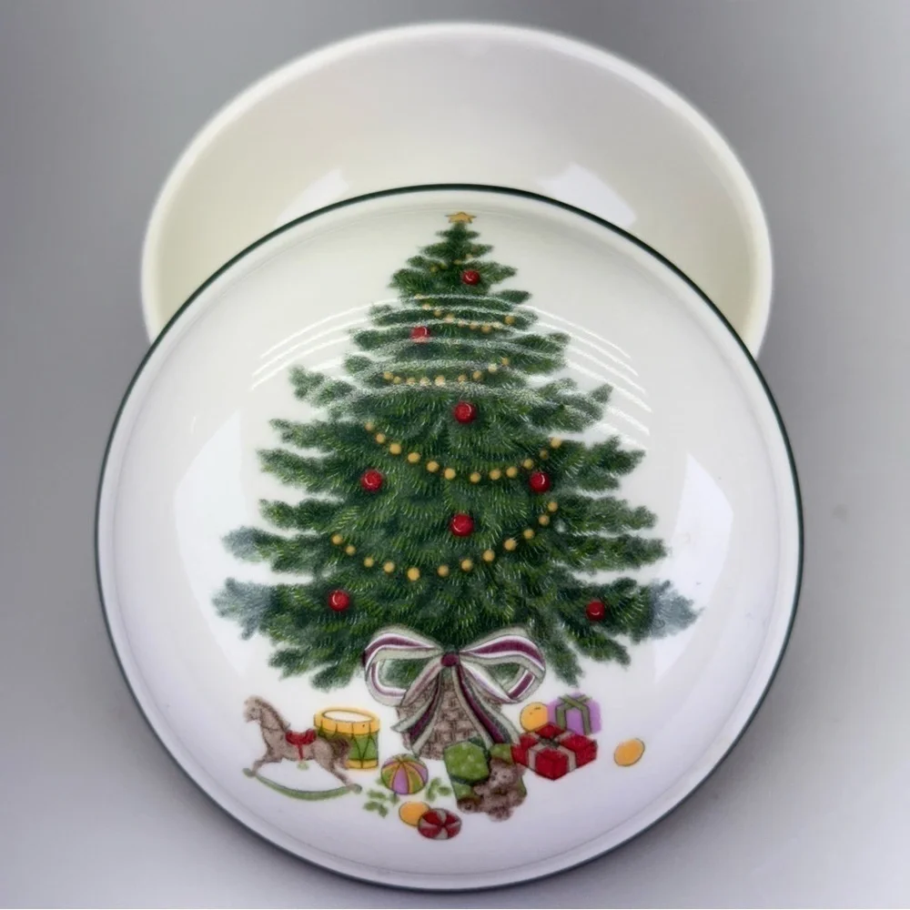 Mikasa Heritage Christmas Story Trinket Dish